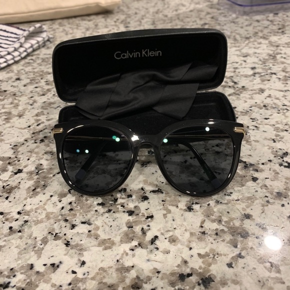 Calvin Klein Sunglasses - Picture 3 of 5